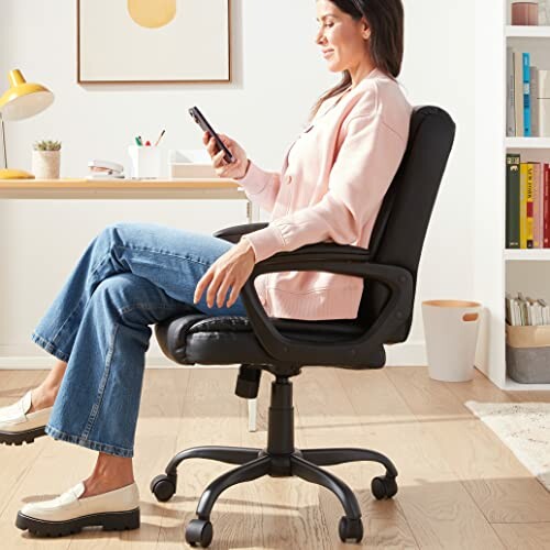 Amazon Basics Classic Puresoft Mid-Back Office Chair
